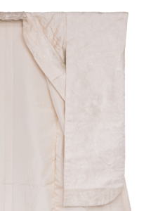 菱形に四季の花丸紋様白鶴刺繍の打掛一式 https://www.yumeyakimono.jp/kimono/utk03