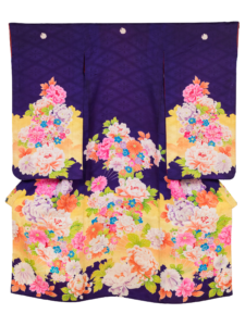 紫色に菊や牡丹の手描き友禅産着【kod142】